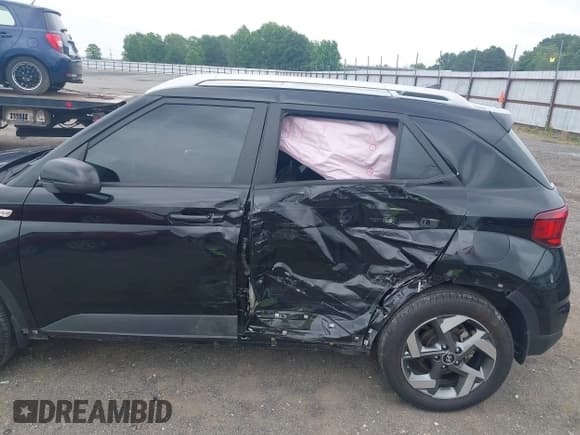 ✅ 2022 Hyundai Venue Limited • VIN: KMHRC8A33NU133613 • Lot: 42296461. Listed on IAAI with 63,654 mi. Free auction sales archive from the USA and detailed vehicle history report at DreamBid. Image 6.