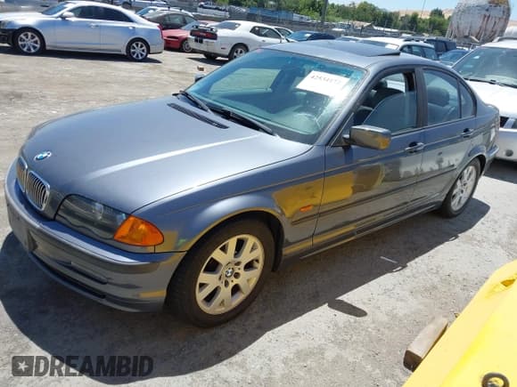 ✅ 2000 BMW 3 Series 323i • VIN: WBAAM3346YCA89155 • Lot: 42534172. Listed on IAAI with 194,656 mi. Free auction sales archive from the USA and detailed vehicle history report at DreamBid. Image 2.