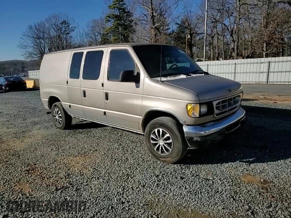 ✅ 2002 Ford Econoline Cargo • VIN: 1FTNE24L72HB37786 • Lot: 85941234. Wystawiony na Copart z przebiegiem 263 864 mil. Bezpłatny archiwum sprzedaży aukcyjnych z USA i szczegółowy raport historii pojazdu na DreamBid. Zdjęcie 11.