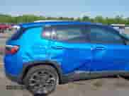 2021 Jeep Compass 80th Anniversary z VIN 3C4NJCEB3MT531703, wystawiony jako IAAI lot #42006349 z przebiegiem 73 876 mil mil oraz . Historia ofert i sprzedaży dostępna na DreamBid. Obrazek 13.