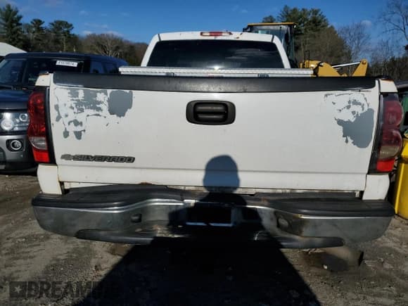 ✅ 2006 Chevrolet Silverado 2500HD LT1 • VIN: 1GCHK23D16F196835 • Lot: 42248305. Wystawiony na Copart z przebiegiem 309 447 mil. Bezpłatny archiwum sprzedaży aukcyjnych z USA i szczegółowy raport historii pojazdu na DreamBid. Zdjęcie 6.