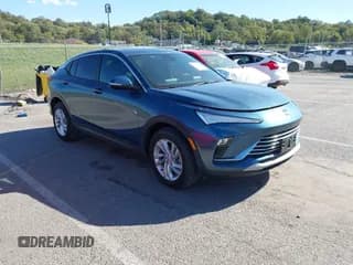 ✅ 2024 Buick Envista Preferred • VIN: KL47LAE23RB219228 • Lot: 43472411. Wystawiony na IAAI z przebiegiem 9 628 mil. Bezpłatny archiwum sprzedaży aukcyjnych z USA i szczegółowy raport historii pojazdu na DreamBid. Zdjęcie 1.