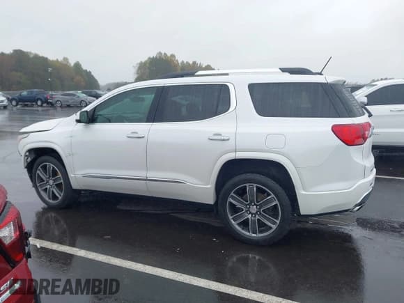 ✅ 2019 GMC Acadia Denali • VIN: 1GKKNPLS0KZ293773 • Lot: 43542985. Listed on IAAI with 117,447 mi. Free auction sales archive from the USA and detailed vehicle history report at DreamBid. Image 15.