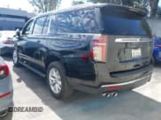 ✅ 2021 Chevrolet Suburban Premier • VIN: 1GNSKFKD8MR200350 • Lot: 43351867. Wystawiony na IAAI z przebiegiem 67 920 mil. Bezpłatny archiwum sprzedaży aukcyjnych z USA i szczegółowy raport historii pojazdu na DreamBid. Zdjęcie 3.