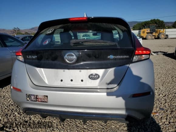 ✅ 2018 Nissan LEAF S • VIN: 1N4AZ1CP6JC303685 • Лот: 82324705. Опубликован ранее на Copart с пробегом 47 594 миль. Бесплатный доступ к архиву аукционных продаж из США и подробный отчёт об истории автомобиля на DreamBid. Изображение 6.