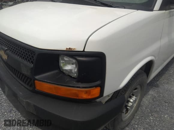 ✅ 2016 Chevrolet Express Cargo • VIN: 1GCWGAFF8G1249934 • Lot: 42457767. Wystawiony na IAAI z przebiegiem 252 991 mil. Bezpłatny archiwum sprzedaży aukcyjnych z USA i szczegółowy raport historii pojazdu na DreamBid. Zdjęcie 6.