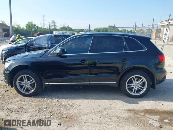 ✅ 2014 Audi Q5 Premium Plus • VIN: WA1CMAFP7EA107084 • Лот: 42783870. Опубликован ранее на IAAI с пробегом 231 952 миль. Бесплатный доступ к архиву аукционных продаж из США и подробный отчёт об истории автомобиля на DreamBid. Изображение 14.