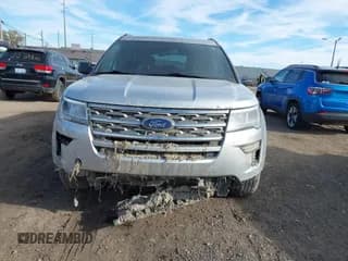 ✅ 2018 Ford Explorer XLT • VIN: 1FM5K8D80JGA24608 • Lot: 40703263. Wystawiony na IAAI z przebiegiem 184 314 mil. Bezpłatny archiwum sprzedaży aukcyjnych z USA i szczegółowy raport historii pojazdu na DreamBid. Zdjęcie 6.