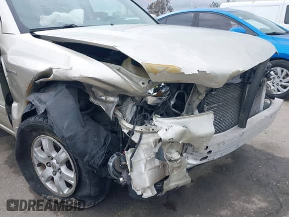 2001 Toyota Highlander z VIN JTEGF21A010014509, wystawiony jako IAAI lot #41512700 z przebiegiem 165 065 mil mil oraz . Historia ofert i sprzedaży dostępna na DreamBid. Obrazek 6.