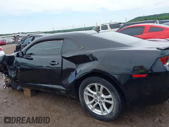 ✅ 2013 Chevrolet Camaro LT • VIN: 2G1FB1E39D9110756 • Lot: 42515570. Wystawiony na IAAI z przebiegiem 164 831 mil. Bezpłatny archiwum sprzedaży aukcyjnych z USA i szczegółowy raport historii pojazdu na DreamBid. Zdjęcie 15.