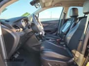 ✅ 2018 Buick Encore Preferred • VIN: KL4CJASB3JB574462 • Lot: 81968885. Wystawiony na Copart z przebiegiem 72 149 mil. Bezpłatny archiwum sprzedaży aukcyjnych z USA i szczegółowy raport historii pojazdu na DreamBid. Zdjęcie 7.