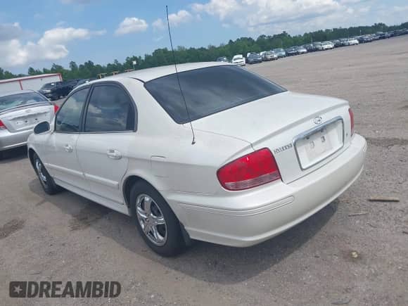 2004 Hyundai Sonata с VIN KMHWF25HX4A014986, выставлен на аукционе IAAI как лот 42352017 с пробегом 202 970 миль миль и . История ставок и продаж доступна на DreamBid. Изображение 3.