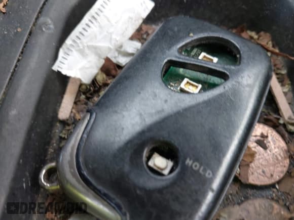 ✅ 2016 Lexus CT 200h • VIN: JTHKD5BH4G2267121 • Lot: 42883553. Wystawiony na IAAI z przebiegiem 116 389 mil. Bezpłatny archiwum sprzedaży aukcyjnych z USA i szczegółowy raport historii pojazdu na DreamBid. Zdjęcie 11.