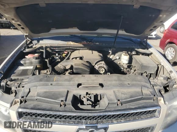 ✅ 2007 Chevrolet Suburban LT • VIN: 3GNFC16077G315275 • Lot: 90644885. Wystawiony na Copart z przebiegiem 211 773 mil. Bezpłatny archiwum sprzedaży aukcyjnych z USA i szczegółowy raport historii pojazdu na DreamBid. Zdjęcie 12.