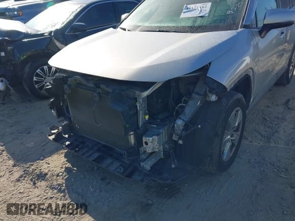 ✅ 2020 Toyota RAV4 XLE • VIN: 2T3P1RFV4LC128312 • Lot: 43288238. Listed on IAAI with 103,710 mi. Free auction sales archive from the USA and detailed vehicle history report at DreamBid. Image 6.