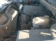 ✅ 2008 Chevrolet Silverado 2500HD 1LT • VIN: 1GCHK29K98E181238 • Lot: 41468155. Wystawiony na IAAI z przebiegiem 218 406 mil. Bezpłatny archiwum sprzedaży aukcyjnych z USA i szczegółowy raport historii pojazdu na DreamBid. Zdjęcie 18.