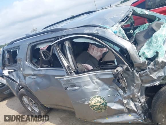 ✅ 2023 Chevrolet Traverse LT Cloth • VIN: 1GNEVMKW6PJ213899 • Lot: 42864881. Listed on IAAI with Not provided. Free auction sales archive from the USA and detailed vehicle history report at DreamBid. Image 13.