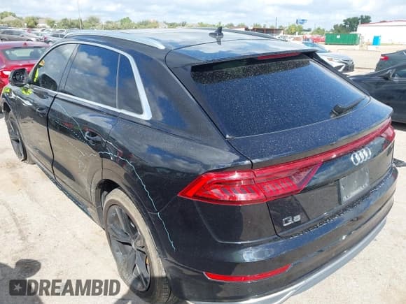 ✅ 2019 Audi Q8 Premium • VIN: WA1AVAF17KD010879 • Lot: 43273691. Wystawiony na IAAI z przebiegiem 53 279 mil. Bezpłatny archiwum sprzedaży aukcyjnych z USA i szczegółowy raport historii pojazdu na DreamBid. Zdjęcie 3.