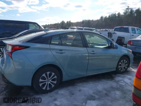 2022 Toyota Prius LE with VIN JTDL9MFUXN3040161, listed as a IAAI auction lot 41634231 with 8,437 mi miles and . Bid and sale history available at DreamBid. Image 13.