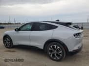 ✅ 2022 Ford Mustang Mach-E Premium • VIN: 3FMTK3SU3NMA57110 • Лот: 91570275. Опубликован ранее на Copart с пробегом 56 064 миль. Бесплатный доступ к архиву аукционных продаж из США и подробный отчёт об истории автомобиля на DreamBid. Изображение 2.