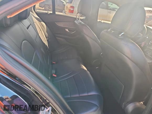 ✅ 2015 Mercedes-Benz C 300 • VIN: 55SWF4KB1FU059369 • Lot: 95170015. Wystawiony na Copart z przebiegiem 152 088 mil. Bezpłatny archiwum sprzedaży aukcyjnych z USA i szczegółowy raport historii pojazdu na DreamBid. Zdjęcie 10.