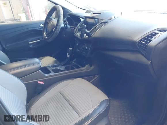 ✅ 2017 Ford Escape Titanium • VIN: 1FMCU0JD4HUA37751 • Lot: 43781731. Wystawiony na IAAI z przebiegiem 110 786 mil. Bezpłatny archiwum sprzedaży aukcyjnych z USA i szczegółowy raport historii pojazdu na DreamBid. Zdjęcie 5.