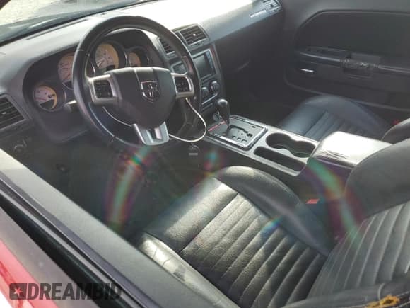 ✅ 2011 Dodge Challenger R/T • VIN: 2B3CJ5DT8BH501830 • Lot: 72588244. Wystawiony na Copart z przebiegiem 180 868 mil. Bezpłatny archiwum sprzedaży aukcyjnych z USA i szczegółowy raport historii pojazdu na DreamBid. Zdjęcie 7.