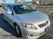 ✅ 2009 Toyota Corolla LE • VIN: 1NXBU40E79Z150561 • Лот: 93183155. Опубликован ранее на Copart с пробегом 180 295 миль. Бесплатный доступ к архиву аукционных продаж из США и подробный отчёт об истории автомобиля на DreamBid. Изображение 1.