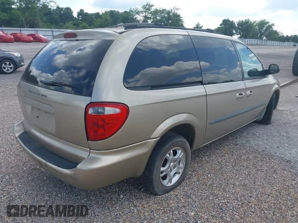 ✅ 2003 Dodge Caravan EX • VIN: 2D4GP74L03R104251 • Lot: 42747705. Listed on IAAI with 323,929 mi. Free auction sales archive from the USA and detailed vehicle history report at DreamBid. Image 4.