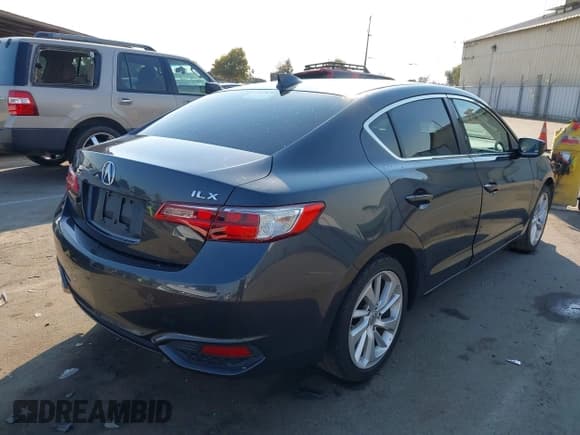 ✅ 2016 Acura ILX Premium • VIN: 19UDE2F76GA014963 • Lot: 43090382. Wystawiony na IAAI z przebiegiem 126 259 mil. Bezpłatny archiwum sprzedaży aukcyjnych z USA i szczegółowy raport historii pojazdu na DreamBid. Zdjęcie 4.