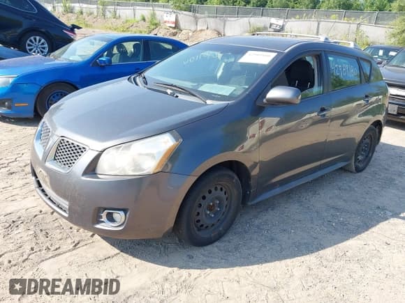 ✅ 2009 Pontiac Vibe • VIN: 5Y2SM67039Z412282 • Лот: 42989180. Опубликован ранее на IAAI с пробегом 218 426 миль. Бесплатный доступ к архиву аукционных продаж из США и подробный отчёт об истории автомобиля на DreamBid. Изображение 2.