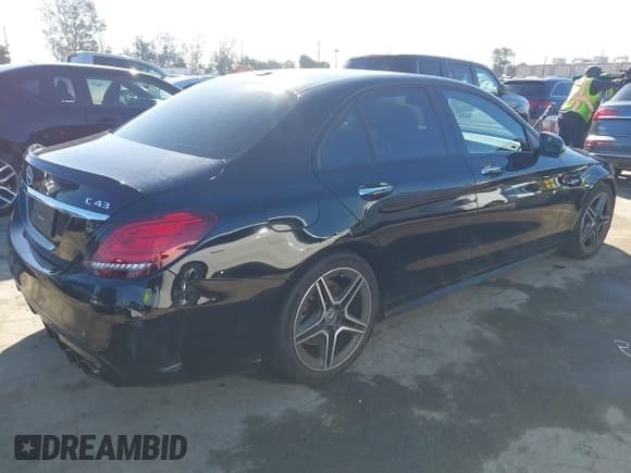 ✅ 2019 Mercedes-Benz C 43 AMG • VIN: 55SWF6EB1KU285008 • Lot: 41743022. Wystawiony na IAAI z przebiegiem 83 640 mil. Bezpłatny archiwum sprzedaży aukcyjnych z USA i szczegółowy raport historii pojazdu na DreamBid. Zdjęcie 4.