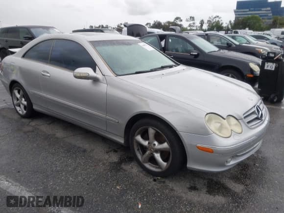 ✅ 2005 Mercedes-Benz CLK 320 • VIN: WDBTJ65JX5F139957 • Лот: 43689322. Опубликован ранее на IAAI с пробегом 160 747 миль. Бесплатный доступ к архиву аукционных продаж из США и подробный отчёт об истории автомобиля на DreamBid. Изображение 1.