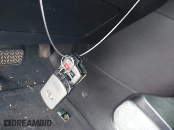 ✅ 2016 Toyota Sienna XLE • VIN: 5TDYK3DC0GS721350 • Лот: 42887718. Опубликован ранее на IAAI с пробегом 180 599 миль. Бесплатный доступ к архиву аукционных продаж из США и подробный отчёт об истории автомобиля на DreamBid. Изображение 11.