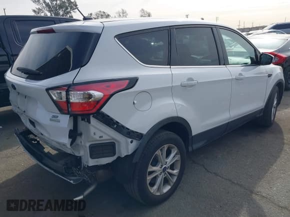 ✅ 2017 Ford Escape SE • VIN: 1FMCU0GD9HUD20265 • Lot: 41389092. Wystawiony na IAAI z przebiegiem 66 778 mil. Bezpłatny archiwum sprzedaży aukcyjnych z USA i szczegółowy raport historii pojazdu na DreamBid. Zdjęcie 4.
