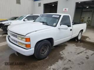 1998 Chevrolet Silverado 1500 with VIN 1GCEC14W4WZ282665, listed as a Copart auction lot 84791045 with 202,740 mi miles and Salvage title. Bid and sale history available at DreamBid. Image 1.
