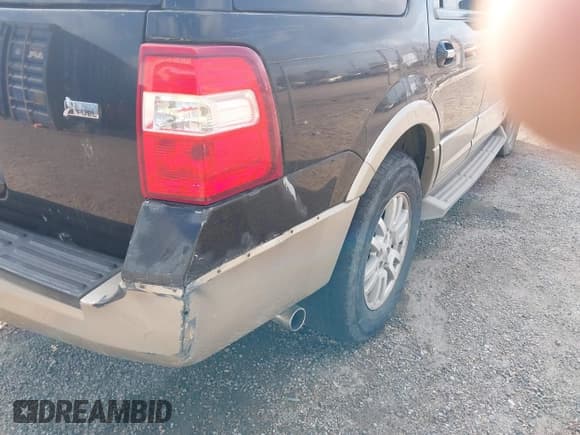 ✅ 2010 Ford Expedition Eddie Bauer • VIN: 1FMJU1H55AEB55352 • Лот: 43672186. Опубликован ранее на IAAI с пробегом 242 100 миль. Бесплатный доступ к архиву аукционных продаж из США и подробный отчёт об истории автомобиля на DreamBid. Изображение 6.