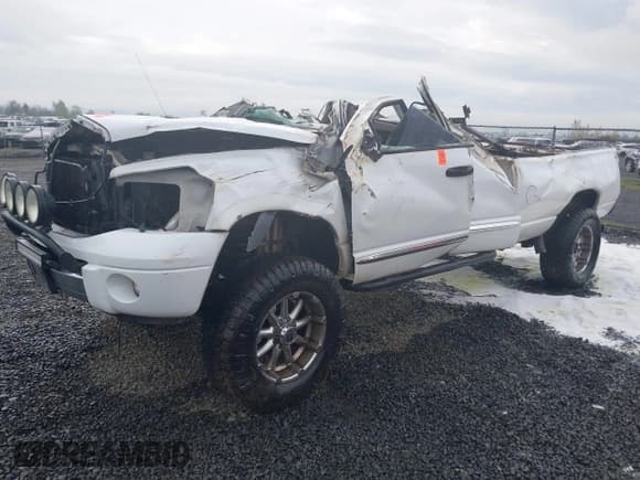 ✅ 2006 Dodge RAM • VIN: 1D3KS28C26J194070 • Lot: 39013889. Wystawiony na IAAI z przebiegiem 151 717 mil. Bezpłatny archiwum sprzedaży aukcyjnych z USA i szczegółowy raport historii pojazdu na DreamBid. Zdjęcie 22.