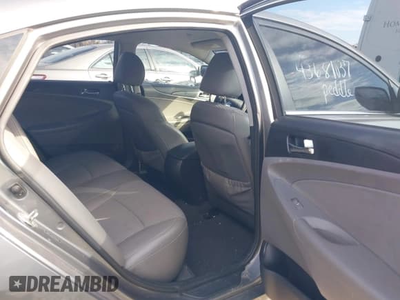 ✅ 2012 Hyundai Sonata SE • VIN: 5NPEC4ABXCH442635 • Lot: 43681037. Listed on IAAI with 187,834 mi. Free auction sales archive from the USA and detailed vehicle history report at DreamBid. Image 8.