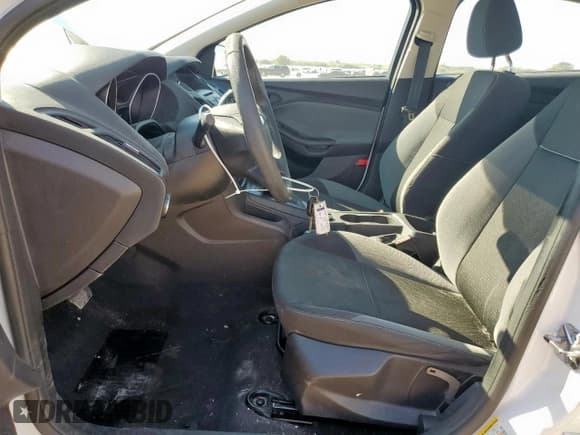 ✅ 2014 Ford Focus S • VIN: 1FADP3E25EL410264 • Lot: 81947775. Wystawiony na Copart z przebiegiem 111 925 mil. Bezpłatny archiwum sprzedaży aukcyjnych z USA i szczegółowy raport historii pojazdu na DreamBid. Zdjęcie 7.