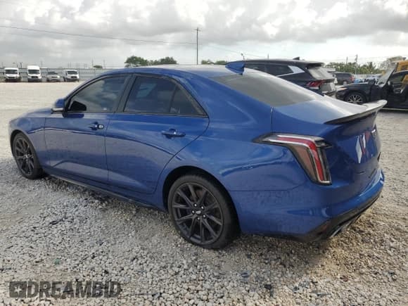 ✅ 2021 Cadillac CT4 V-Series • VIN: 1G6DH5RL1M0144492 • Lot: 47973795. Wystawiony na Copart z przebiegiem Nie podano. Bezpłatny archiwum sprzedaży aukcyjnych z USA i szczegółowy raport historii pojazdu na DreamBid. Zdjęcie 2.