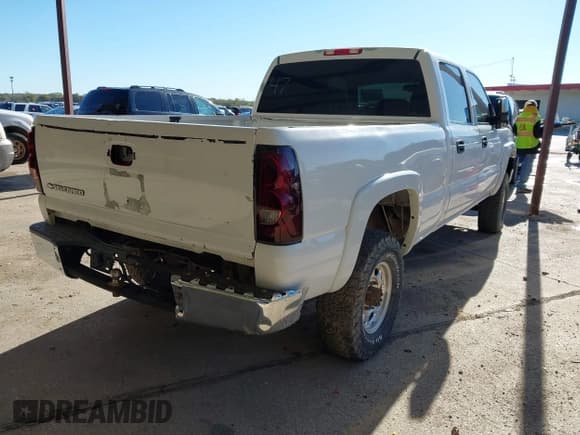 ✅ 2006 Chevrolet Silverado 2500HD LT3 • VIN: 1GCHK23D36F245470 • Лот: 43798344. Опубликован ранее на IAAI с пробегом 226 617 миль. Бесплатный доступ к архиву аукционных продаж из США и подробный отчёт об истории автомобиля на DreamBid. Изображение 4.