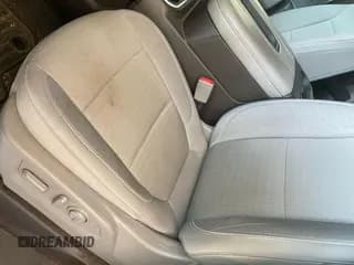 ✅ 2021 Chevrolet Silverado 2500HD LT • VIN: 1GC1YNE70MF228972 • Lot: 42719734. Wystawiony na IAAI z przebiegiem 111 563 mil. Bezpłatny archiwum sprzedaży aukcyjnych z USA i szczegółowy raport historii pojazdu na DreamBid. Zdjęcie 1.