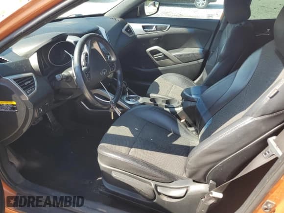 ✅ 2016 Hyundai Veloster • VIN: KMHTC6AD9GU304354 • Lot: 75347214. Wystawiony na Copart z przebiegiem 88 273 mil. Bezpłatny archiwum sprzedaży aukcyjnych z USA i szczegółowy raport historii pojazdu na DreamBid. Zdjęcie 7.