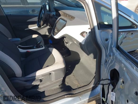 ✅ 2017 Chevrolet Bolt EV LT • VIN: 1G1FW6S04H4180525 • Lot: 41765456. Wystawiony na IAAI z przebiegiem 48 555 mil. Bezpłatny archiwum sprzedaży aukcyjnych z USA i szczegółowy raport historii pojazdu na DreamBid. Zdjęcie 5.