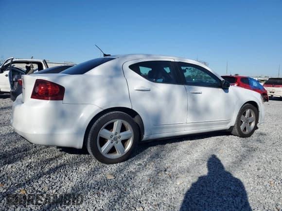 ✅ 2013 Dodge Avenger SE • VIN: 1C3CDZAB6DN712810 • Лот: 87892615. Опубликован ранее на Copart с пробегом 204 984 миль. Бесплатный доступ к архиву аукционных продаж из США и подробный отчёт об истории автомобиля на DreamBid. Изображение 3.