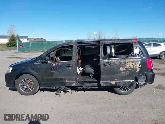 ✅ 2017 Dodge Grand Caravan SXT • VIN: 2C4RDGCG4HR677308 • Lot: 42983478. Listed on IAAI with 112,000 mi. Free auction sales archive from the USA and detailed vehicle history report at DreamBid. Image 15.