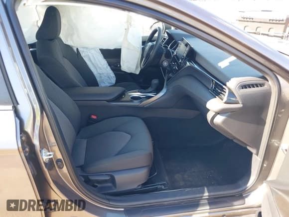 ✅ 2023 Toyota Camry LE • VIN: 4T1C11AK5PU082001 • Лот: 43592868. Опубликован ранее на IAAI с пробегом 47 330 миль. Бесплатный доступ к архиву аукционных продаж из США и подробный отчёт об истории автомобиля на DreamBid. Изображение 5.