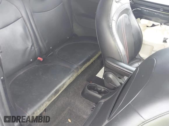 ✅ 2012 FIAT 500 Abarth • VIN: 3C3CFFFH5CT339537 • Lot: 43367122. Wystawiony na IAAI z przebiegiem 96 338 mil. Bezpłatny archiwum sprzedaży aukcyjnych z USA i szczegółowy raport historii pojazdu na DreamBid. Zdjęcie 8.