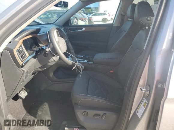 ✅ 2025 Volkswagen Atlas SE • VIN: 1V2JR2CA4SC559139 • Лот: 86520705. Опубликован ранее на Copart с пробегом 3 866 миль. Бесплатный доступ к архиву аукционных продаж из США и подробный отчёт об истории автомобиля на DreamBid. Изображение 7.